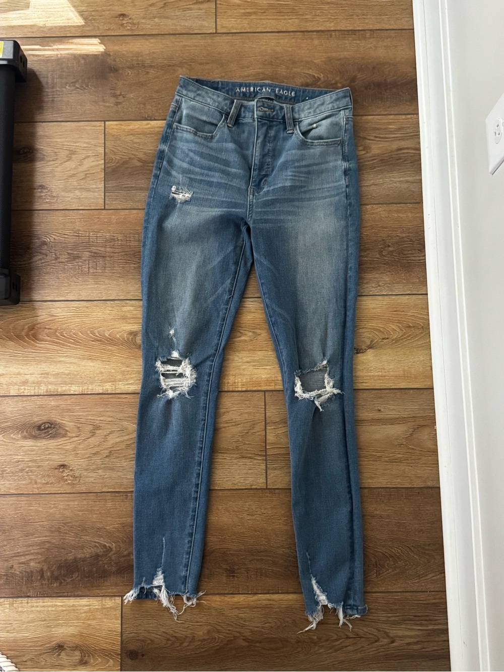 American Eagle Outfitters Women's Ripped Medium Blue Skinny Jeans